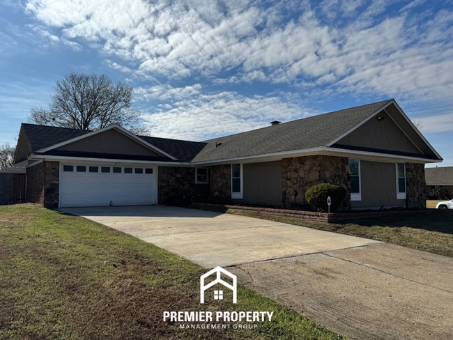 Building Photo - 6015 Harvest Hill Cove