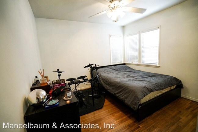 Building Photo - 38 8th Ct