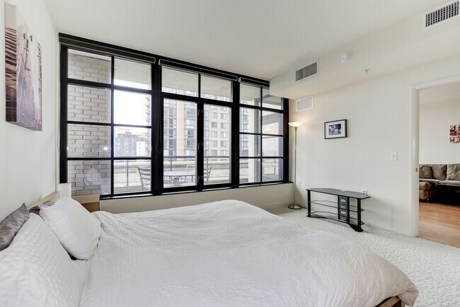 Building Photo - Luxurious Fully Furnished 2BR in the Heart of Mount Vernon Triangle!
