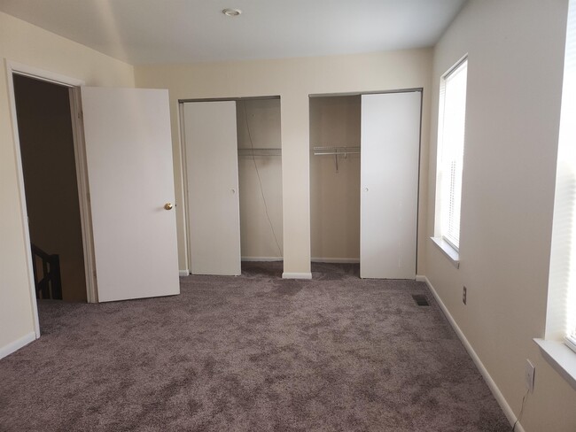 Building Photo - 8212 Londonderry Ct