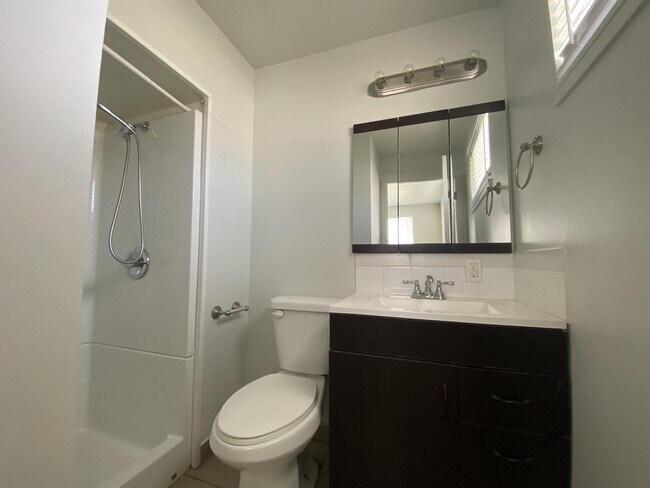 Building Photo - 189 Tennyson Ave