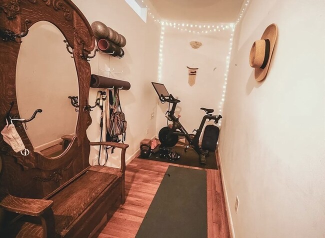 Building Photo - 1872 Commonwealth Ave