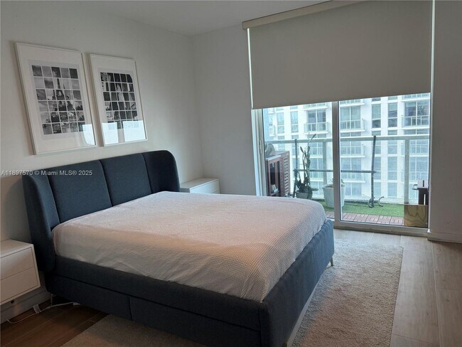 Building Photo - 253 NE 2nd St