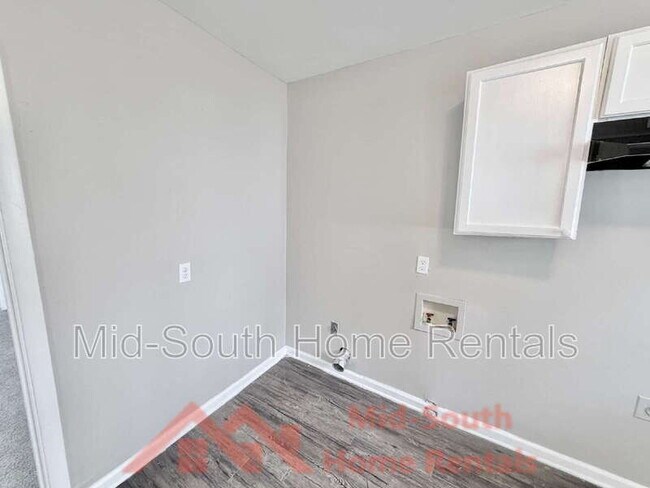 Building Photo - 3389 Cypress Rd