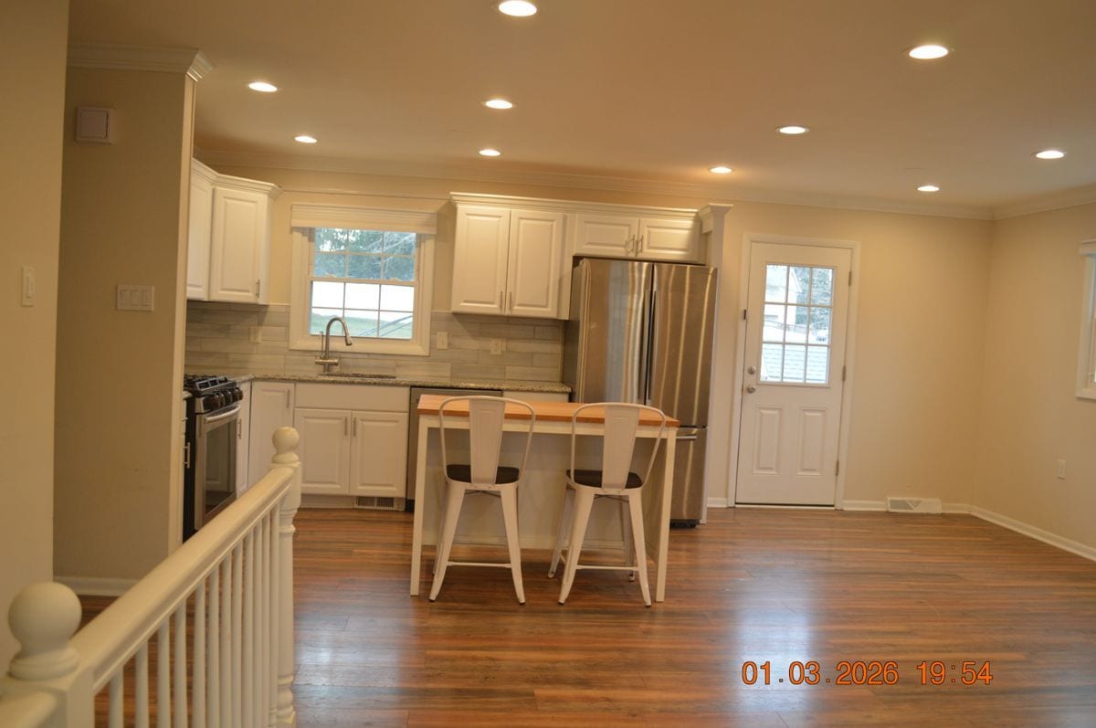 Building Photo - 1636 Gibbons Rd