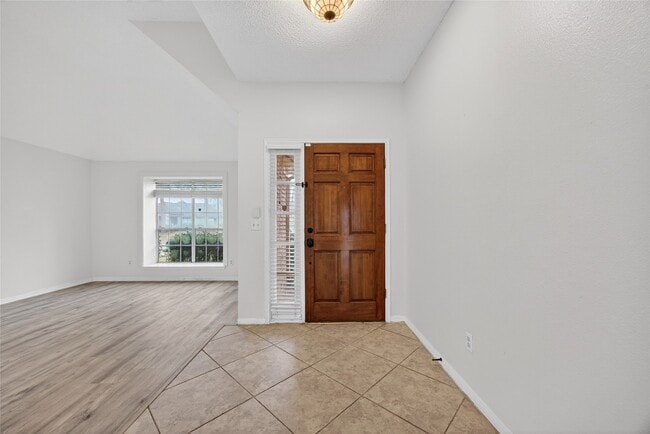 Building Photo - 1035 Cascade Creek Dr