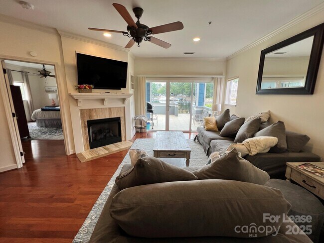 Building Photo - 1140 Torrence Cir