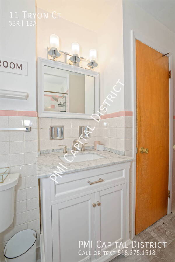 Building Photo - 11 Tryon Ct