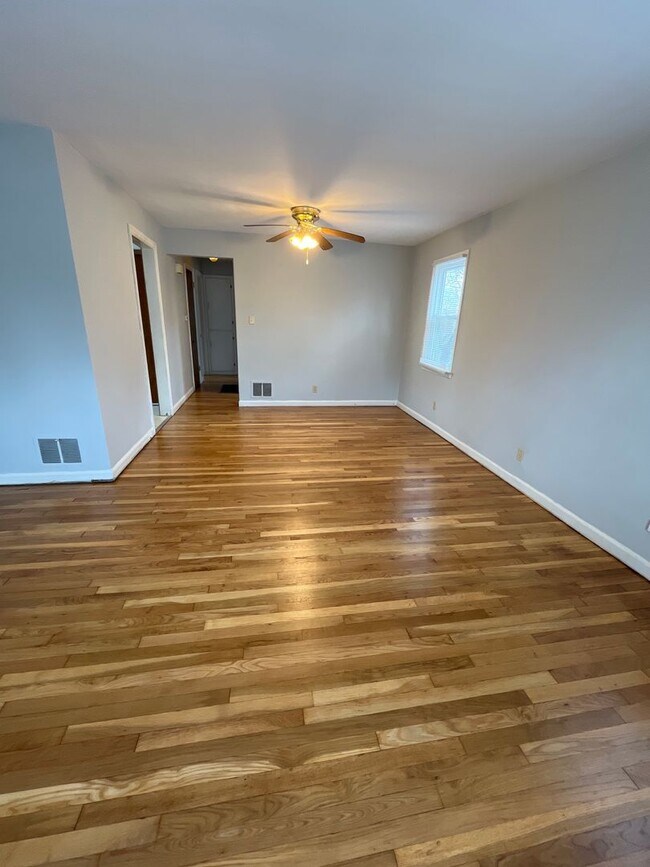 Building Photo - 943-945-945 Sheridan Ave