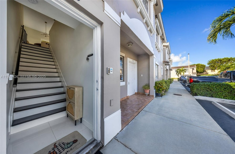 Building Photo - 7271 NW 174th Ter