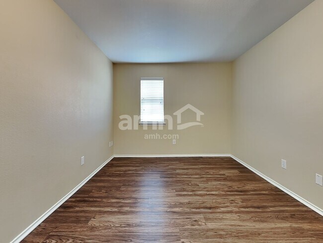 Building Photo - 210 Dartmouth Dr