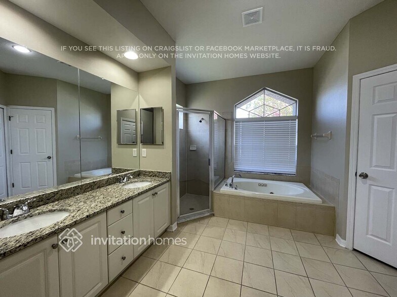 Building Photo - 13616 Artesa Bell Dr