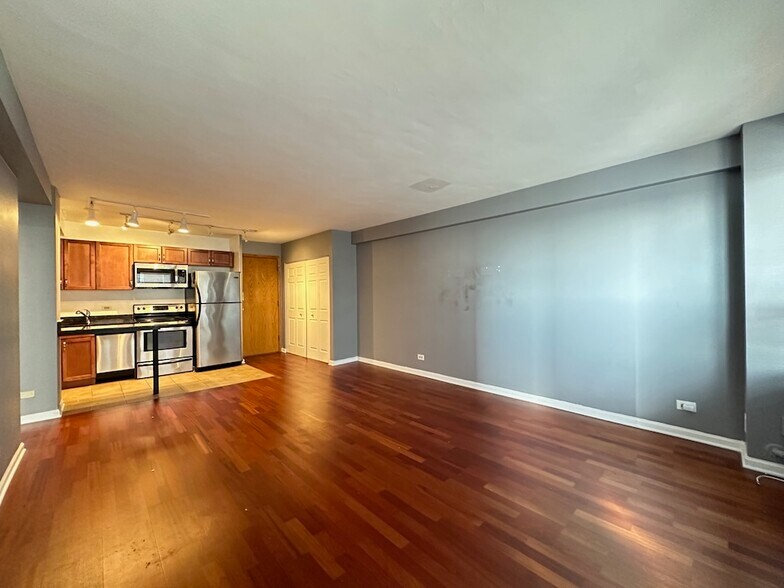 Building Photo - 4180 N Marine Dr