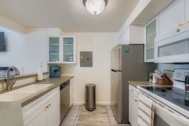 Building Photo - Peaceful 2BR Retreat Near Bobolink Trail