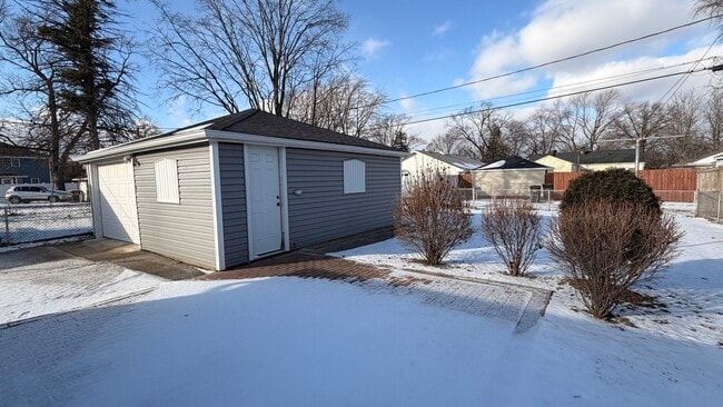 Building Photo - 3528 Adams St