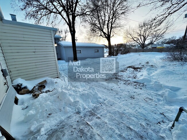 Building Photo - 423 S Duff- 1 Bedroom House