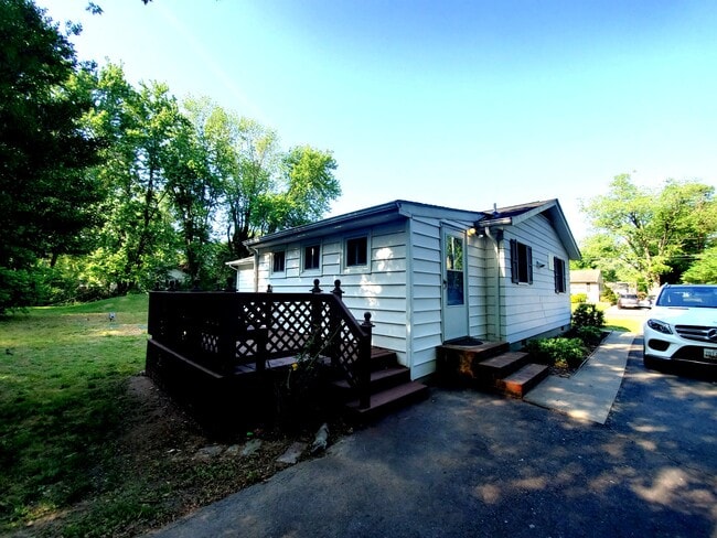 Building Photo - 109 Benjamin Ave