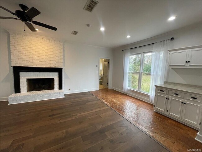 Building Photo - 8342 Longneedle Dr