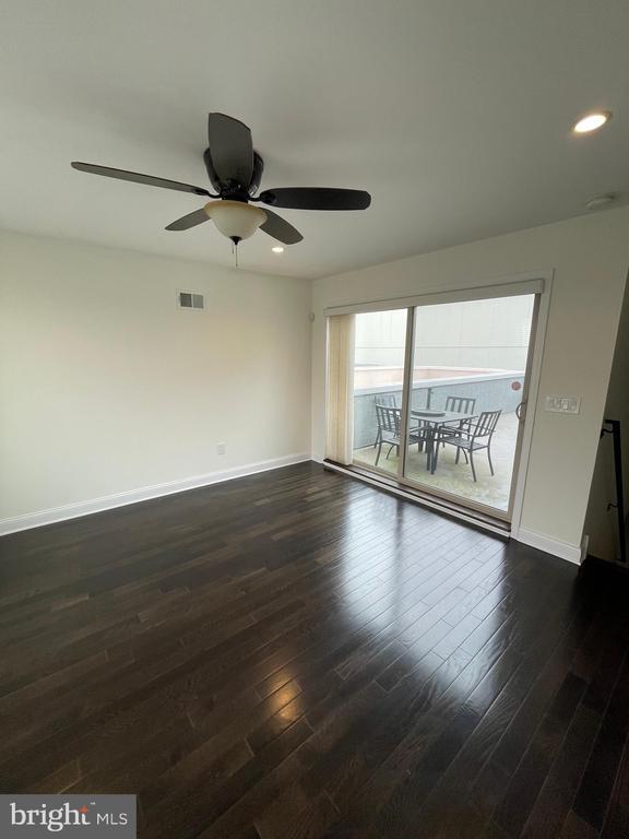 Building Photo - 2304 Alter St