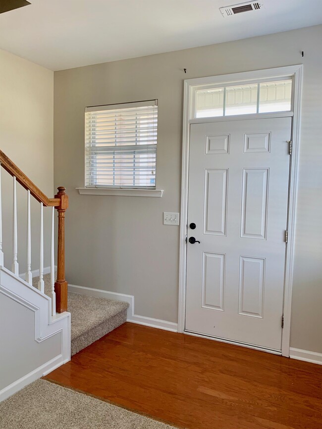 Building Photo - 946 Old Forester Ln