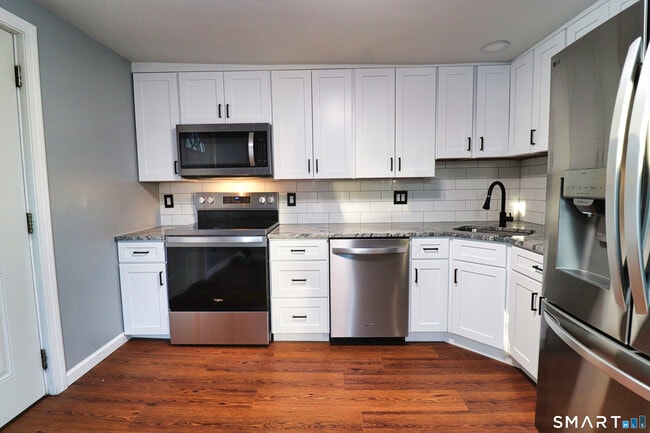 Building Photo - 65 North Ave