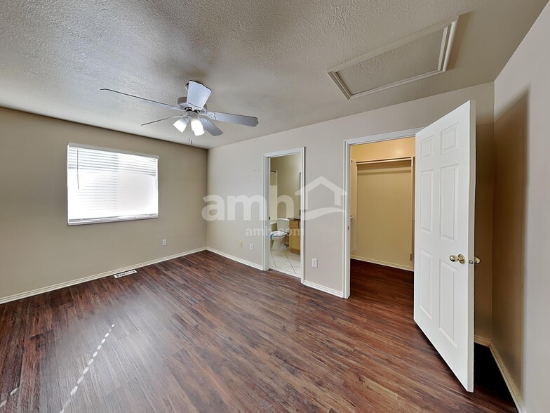 Building Photo - 32 E 2200 S