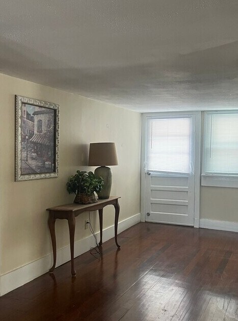 Building Photo - 142 Page Rd