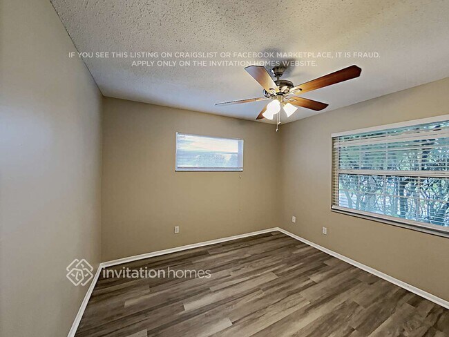 Building Photo - 132 Carriage Hill Dr