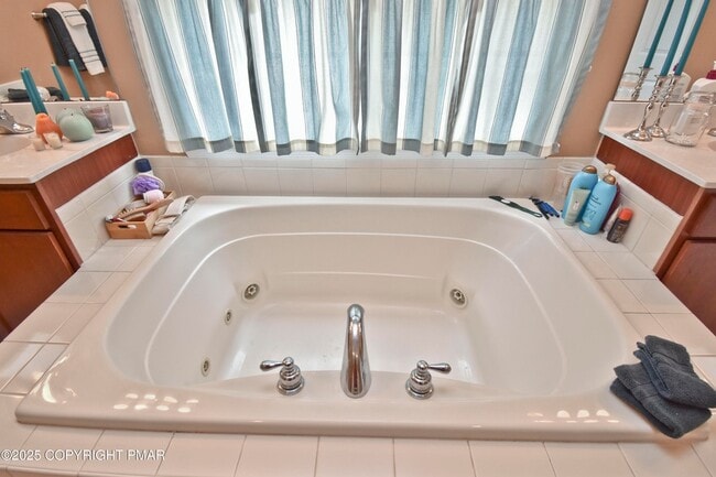 Building Photo - 3257 Doral Ct
