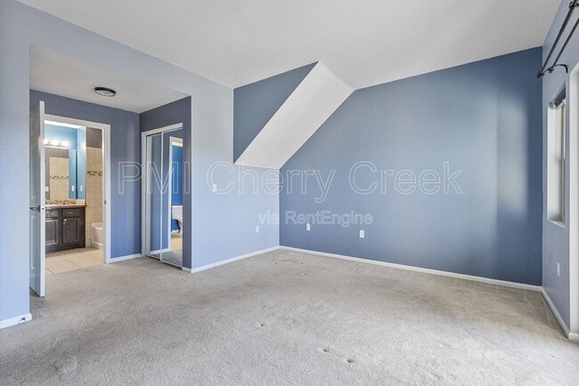 Building Photo - 18602 E Water Dr