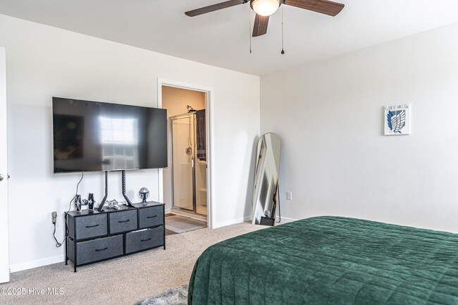 Building Photo - 3024 Paradise Way
