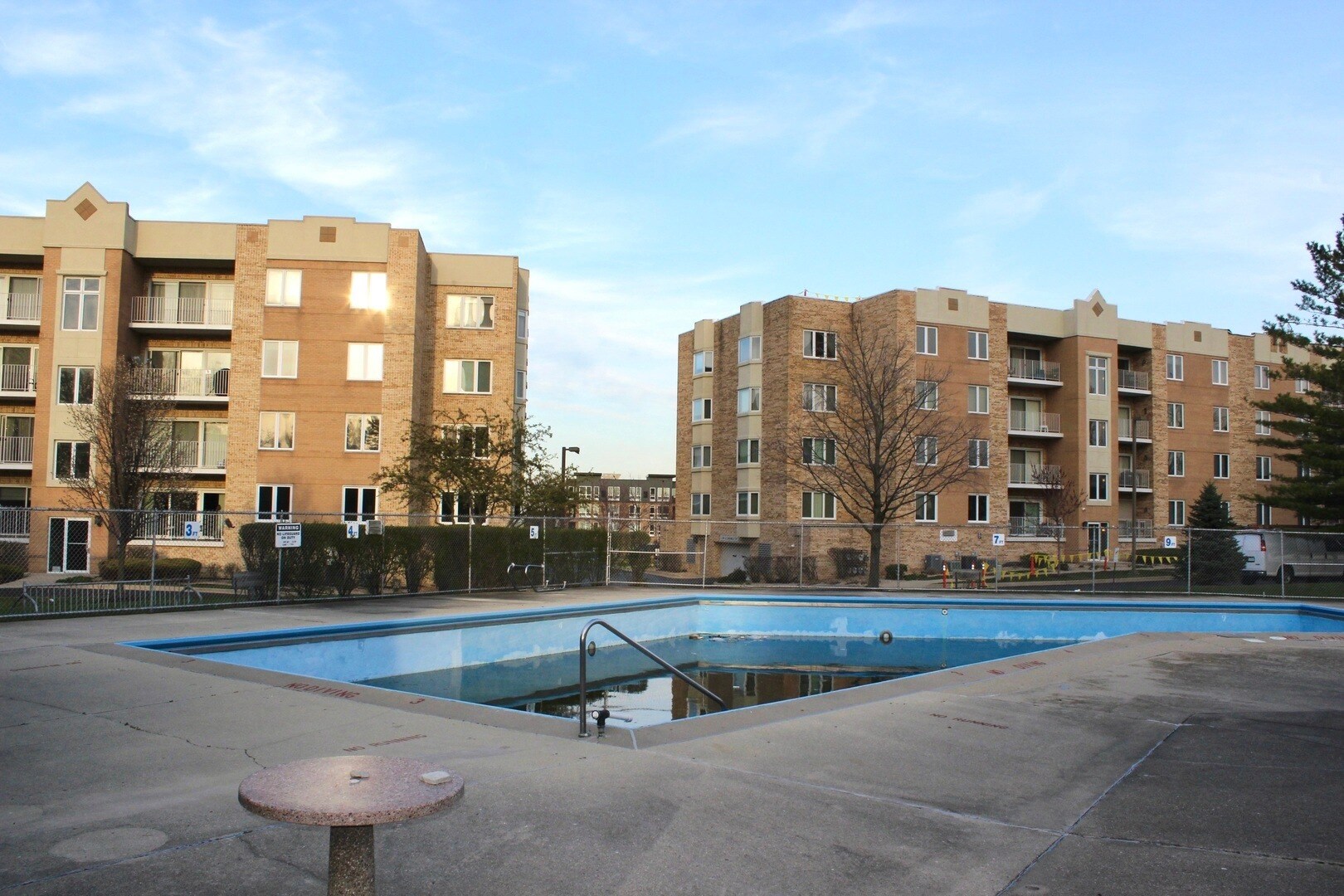 Building Photo - 2201 S Stewart Ave