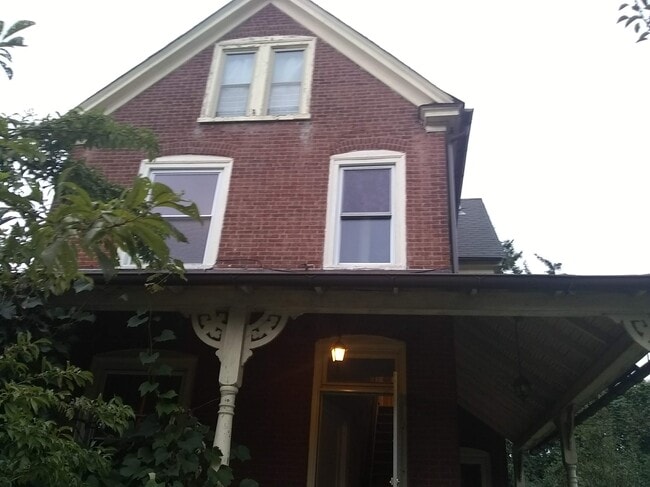 Building Photo - 204 Cadwalader Ave