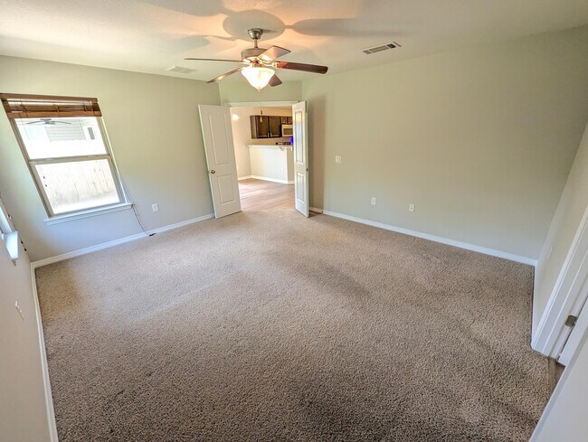 Building Photo - 8450 Island Dr