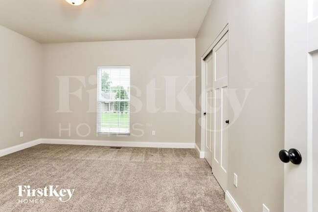 Building Photo - 413 Bittersweet Dr