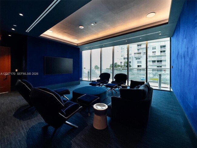 Building Photo - 175 SE 25th Rd