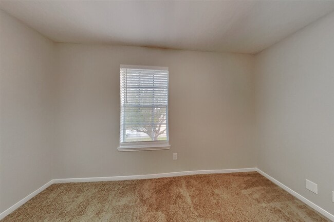 Building Photo - 18327 Willow Moss Dr