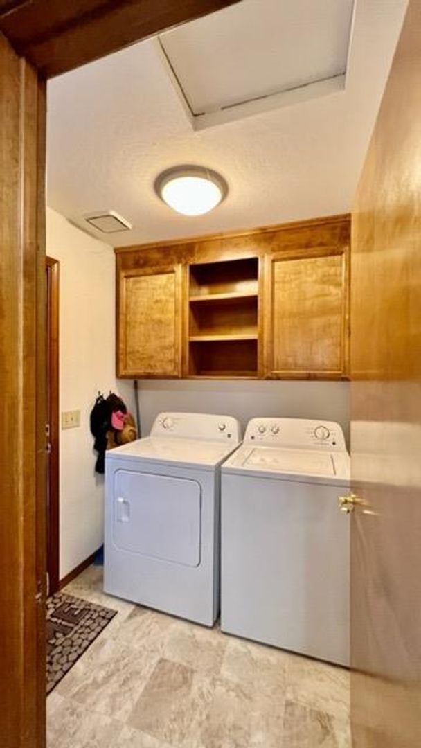 Building Photo - Lake Wildwood 3 Bedroom!