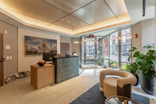 Building Photo - 28 Exeter St