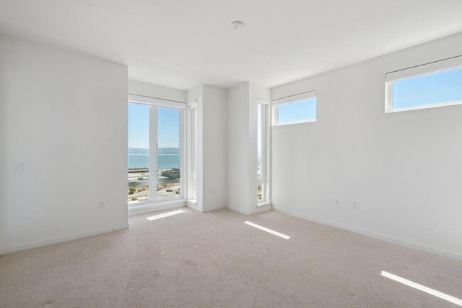 Building Photo - 10 Innes Ct