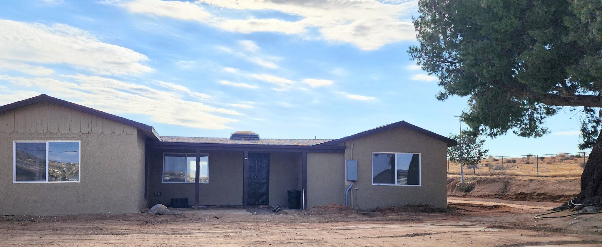Building Photo - 9626 Buena Vista St