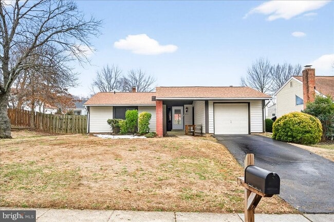 Building Photo - 6901 Vantage Dr