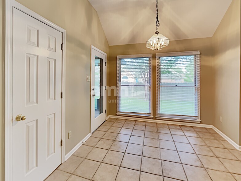 Building Photo - 1226 Sweetie Dr