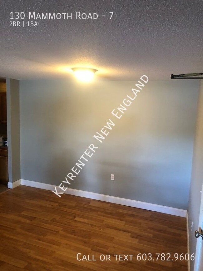 Building Photo - Updated 2 Bedroom, ground floor location a...