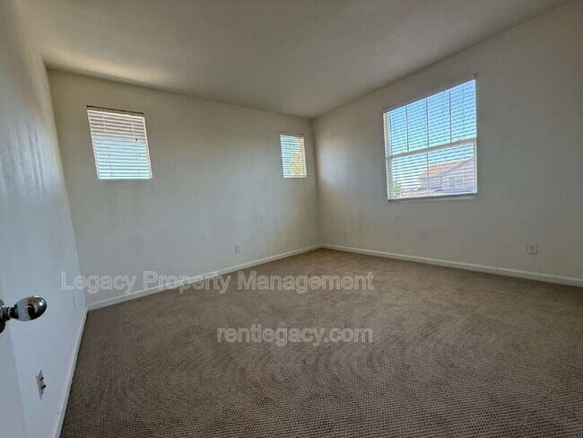 Building Photo - 1552 Bailey Dr