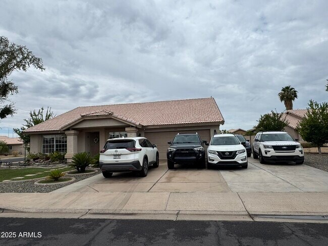 Building Photo - 820 N Owl Dr