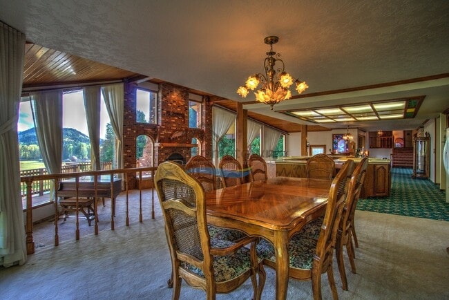 Building Photo - Custom Country Home With Spectacular Views...
