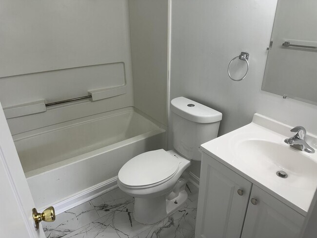 Building Photo - 2756 Sweetwater Ct