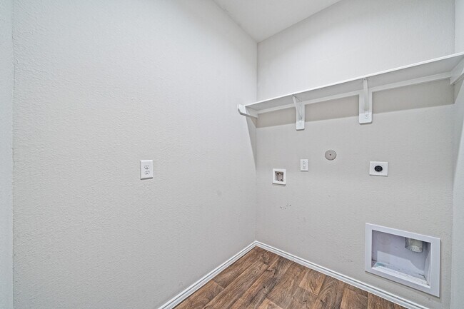 Building Photo - 4315 Isoletta Ct