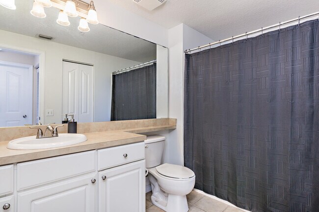 Building Photo - 5308 Myrtlewood Cir E